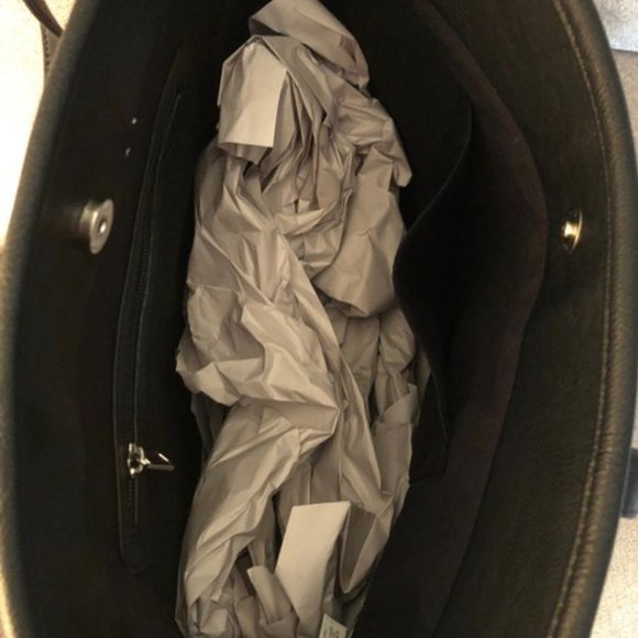 Loungefly  Disney Nmbc Jack Skellington & Sally Black Faux tote bag - Picture 3 of 4